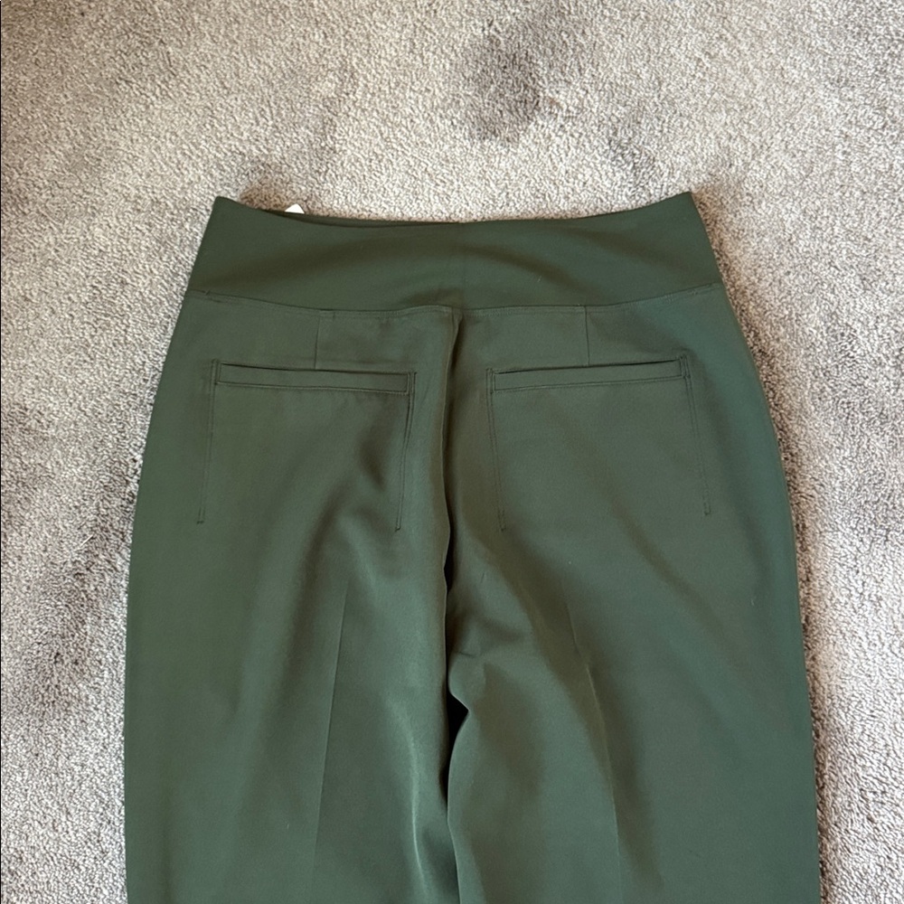 Athleta Endless High Rise Travel Pants Army Green SIZE 6 - Picture 8 of 9